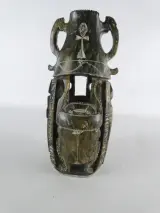 Decoratieve handgesneden stenen vaas/sculptuur in Egyptische stijl – kavel bij De Kringwinkel, Heverlee