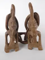 Traditioneel Afrikaans huwelijksgeschenk in houtsnijwerk – kavel bij De Kringwinkel, Heverlee