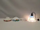 Vintage hanglamp met 3 extra verwisselbare opalineglazen kappen – handbeschilderd bloemendecor – foto 2 – kavel bij De Kringwinkel, Gent