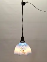 Vintage hanglamp met 3 extra verwisselbare opalineglazen kappen – handbeschilderd bloemendecor – foto 3 – kavel bij De Kringwinkel, Gent