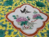 Vijf Chinese Porseleinen Objecten – foto 6 – kavel bij De Kringwinkel, Heverlee