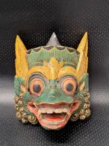 Driedelige set handgesneden Balinese maskers van hout – foto 6 – kavel bij De Kringwinkel, Gent