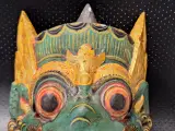 Driedelige set handgesneden Balinese maskers van hout – foto 8 – kavel bij De Kringwinkel, Gent