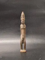 Zeldzame set van drie Dogon voorouderbeelden uit Mali West-Afrika – foto 8 – kavel bij De Kringwinkel, Gent