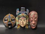 Set van drie vintage houten wandmaskers uit Afrika, Azie en Indonesie – kavel bij De Kringwinkel, Gent