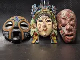 Set van drie vintage houten wandmaskers uit Afrika, Azie en Indonesie – foto 2 – kavel bij De Kringwinkel, Gent