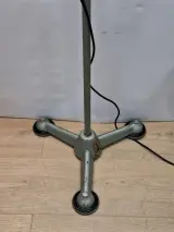 Origial Hanau vintage industriële vloerlamp – voormalig Deutsche Bundeswehr – foto 3 – kavel bij De Kringwinkel, Gent