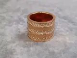 Stijlvolle Michael Kors rosegouden ring met Pave-kristallen – foto 3 – kavel bij De Kringwinkel, Gent