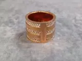 Stijlvolle Michael Kors rosegouden ring met Pave-kristallen – foto 5 – kavel bij De Kringwinkel, Gent