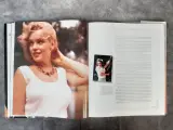 Boek: Exclusieve Verzameling Marilyn Monroe Memorabalia – foto 4 – kavel bij De Kringwinkel, Gent