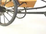 Miniatuur triporteur bakkersfiets – decoratief schaalmodel met broodbak – foto 5 – kavel bij De Kringwinkel, Heverlee