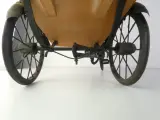 Miniatuur triporteur bakkersfiets – decoratief schaalmodel met broodbak – foto 9 – kavel bij De Kringwinkel, Heverlee