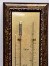 Vintage wandbarometer met thermometer in decoratieve houten lijst – foto 5 – kavel bij De Kringwinkel, Gent