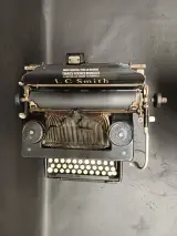 Antieke L.C. Smith & Corona typemachine – foto 5 – kavel bij De Kringwinkel, Ninove