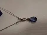 Swarovski ketting met blauwe steen en certificaat – foto 8 – kavel bij De Kringwinkel, Ronse