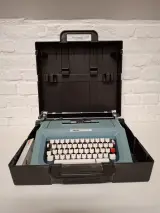 Vintage typemachine – kavel bij De Kringwinkel, Herzele