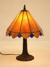 Tiffany - stijl tafellamp glazen kap - beige/blauw – foto 5 – kavel bij De Kringwinkel, Antwerpen