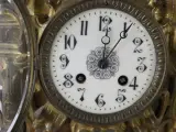 Vintage klok met twee kandelaren in messing – foto 5 – kavel bij De Kringwinkel, Heverlee