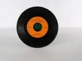 Vintage 7-inch vinylsingle Two Moths / Annie Get Your Gun – foto 4 – kavel bij De Kringwinkel, Heverlee