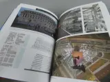 Boek: Starchitects – foto 8 – kavel bij De Kringwinkel, Diest