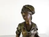 Vintage metalen beeld van jonge vrouw – foto 2 – kavel bij De Kringwinkel, Heverlee
