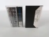 2 Rockcassettes - Guns N' Roses & KISS – foto 2 – kavel bij De Kringwinkel, Heverlee