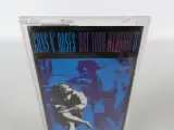 2 Rockcassettes - Guns N' Roses & KISS – foto 4 – kavel bij De Kringwinkel, Heverlee