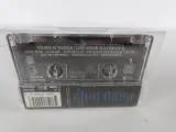 2 Rockcassettes - Guns N' Roses & KISS – foto 6 – kavel bij De Kringwinkel, Heverlee