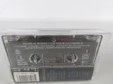 2 Rockcassettes - Guns N' Roses & KISS – foto 7 – kavel bij De Kringwinkel, Heverlee