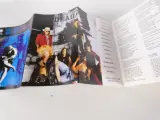 2 Rockcassettes - Guns N' Roses & KISS – foto 10 – kavel bij De Kringwinkel, Heverlee