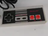 Nintendo Entertainment System (NES) console met twee spelcassettes – foto 5 – kavel bij De Kringwinkel, Heverlee