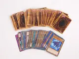 Yu-Gi-Oh! kaarten + beeldje – foto 5 – kavel bij De Kringwinkel, Heverlee