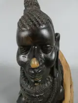 Houtsnijwerk Afrikaanse vrouwenbuste – foto 5 – kavel bij De Kringwinkel, Diest