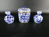 Decoratieve 3-delige blauw-witte porseleinen set – foto 2 – kavel bij De Kringwinkel, Heverlee