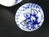 Decoratieve 3-delige blauw-witte porseleinen set – foto 5 – kavel bij De Kringwinkel, Heverlee