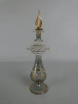 Decoratief glazen parfumflesje met gouden accenten – kavel bij De Kringwinkel, Diest