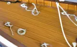 Groot houten scheepsmodel van klassieke zeilschoener, 120 cm – foto 10 – kavel bij De Kringwinkel, Turnhout