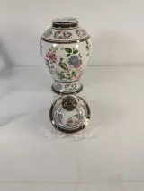 Decoratieve porseleinen dekselvaas met bloemen- en vogelmotief – foto 5 – kavel bij De Kringwinkel, Turnhout