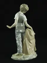 NAO by Lladró – “Niño Jugando con Cachorro” – Vicente Martínez – foto 4 – kavel bij De Kringwinkel, Antwerpen