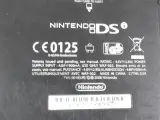 Nintendo DSi-console + Nintendogs-accessoirepakket – foto 2 – kavel bij De Kringwinkel, Heverlee