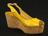 Jimmy Choo – okergele lakleren sleehakken met kurk – foto 9 – kavel bij De Kringwinkel, Antwerpen