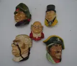 Set van 5 decoratieve wandmaskers met historische figuren – kavel bij De Kringwinkel, Oostende