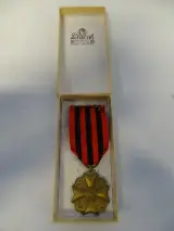 Verzameling militaire medailles en insignes – foto 7 – kavel bij De Kringwinkel, Oostende