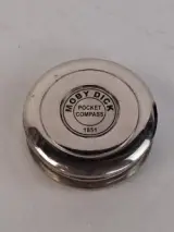 Moby Dick Pocket Compass 1851 – kavel bij De Kringwinkel, Waardamme