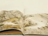 Jean-Michel André – Borders – Fotoboek – foto 4 – kavel bij De Kringwinkel, Antwerpen