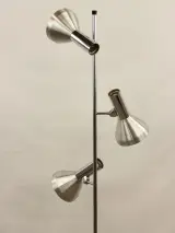 70s chroom vloerlamp met 3 draaibare spots – foto 5 – kavel bij De Kringwinkel, Antwerpen