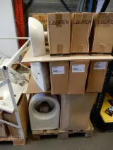 Pallet met wandclosets en fonteinen, wit – foto 2 – kavel bij Onlineveilingmeester, Assen