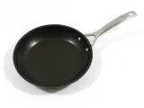 Le Creuset Koekenpan [24cm] – kavel bij De Kringwinkel, Dilsen
