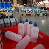 Diverse spuitbussen, verfpatronen en oliën – foto 16 – kavel bij Onlineveilingmeester, Winsum