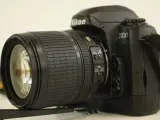 Nikon D100 digitale spiegelreflexcamera met lens en accessoires – foto 6 – kavel bij De Kringwinkel, Antwerpen